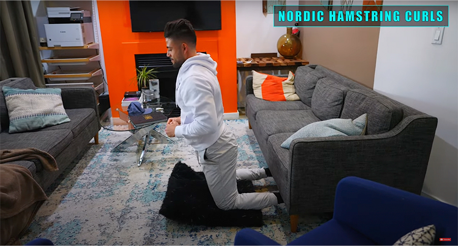 Nordic hamstring curls startposition